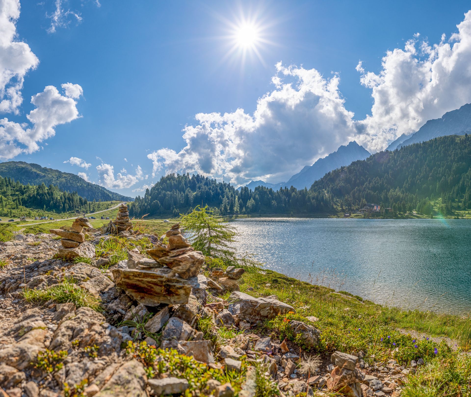 kristallklarer Obersee am Staller Sattel in den österreichischen Alpen