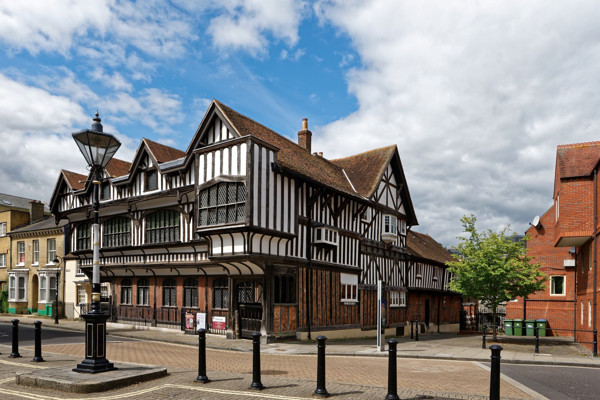 England - Southampton - Tudor House and Garden