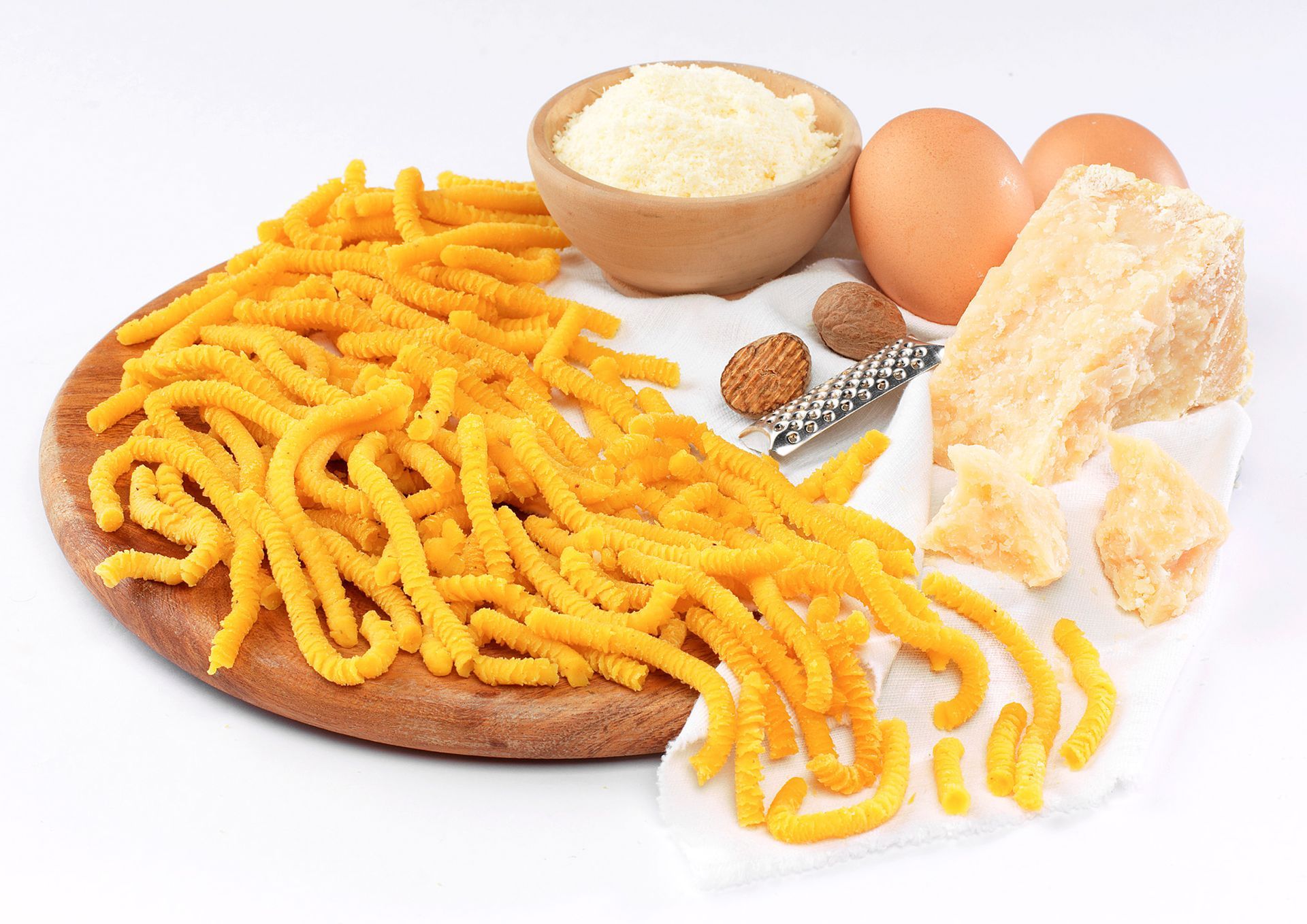 Pasta all'uovo italiana fatta in casa: passatelli